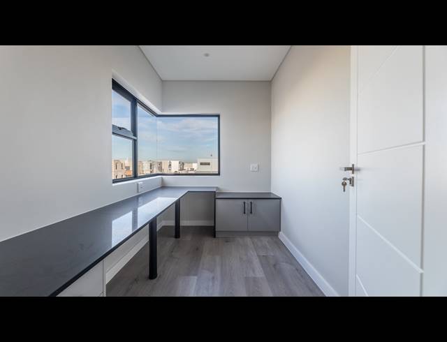 4 BEDROOM HOUSE FOR SALE IN SANDOWN